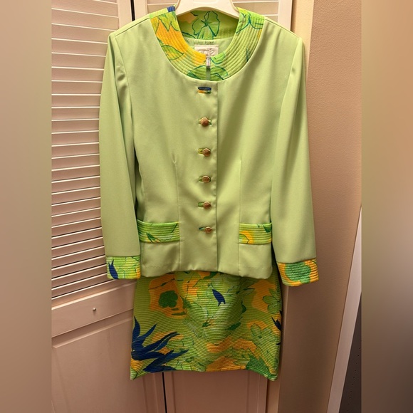 Cache Jackets & Blazers - Cache jacket and skirt suit set- size 12.